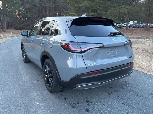 Certified 2025 Honda HR-V Sport image 15