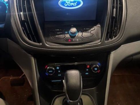 Used 2016 Ford Escape SE image 10
