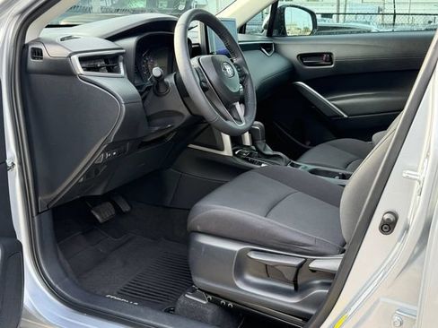Used 2024 Toyota Corolla Cross LE FWD image 13