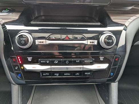 Used 2021 Ford Explorer Limited w/ Equipment Group 301A image 31