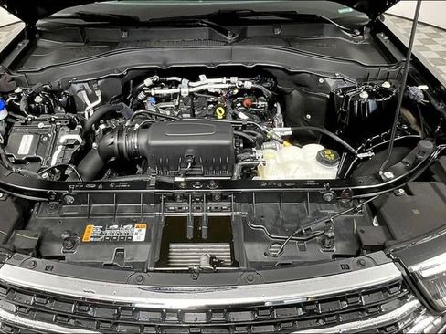 Used 2023 Ford Explorer XLT w/ Equipment Group 202A image 9