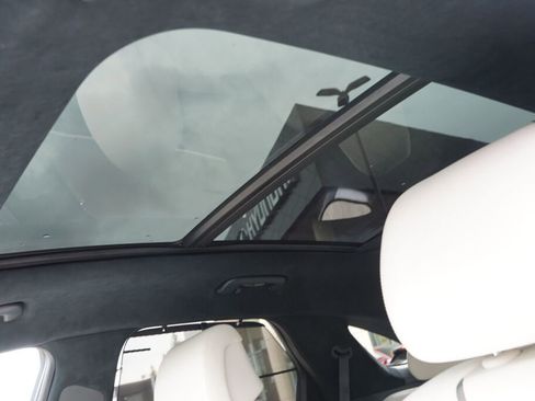 Used 2025 Genesis Electrified GV70 Advanced w/ Prestige Package image 21