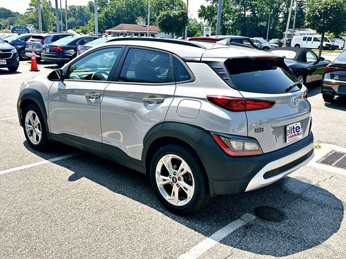 Used 2023 Hyundai Kona SEL w/ Cargo Package FWD image 5