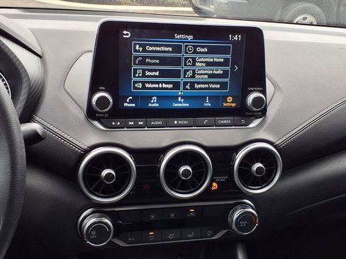 Used 2025 Nissan Sentra SV image 16