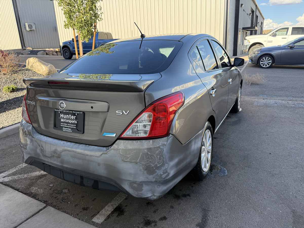 Used 2016 Nissan Versa SV FWD image 8