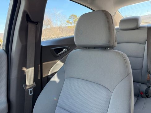 Used 2025 Chevrolet Malibu LT image 18