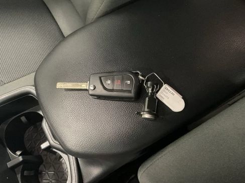 Used 2025 Toyota RAV4 LE AWD/4WD image 21