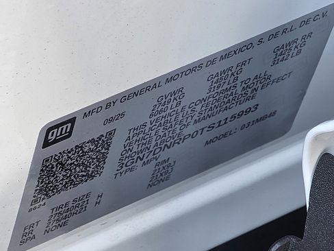 New 2026 Chevrolet Equinox EV LT w/ LPO, Blackout Package image 32