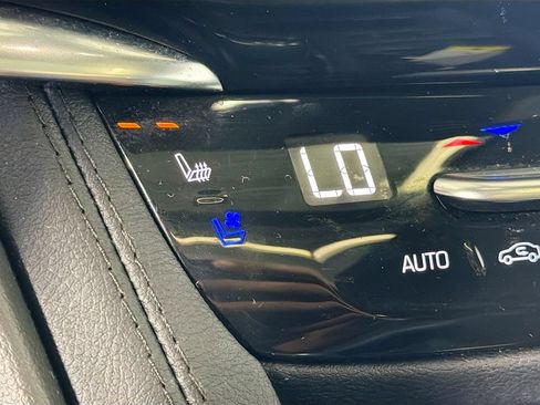 Certified 2024 Cadillac XT6 Sport w/ LPO, Floor Liner Package AWD/4WD image 22