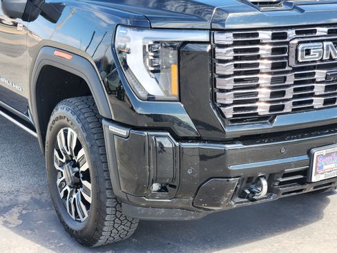 Certified 2025 GMC Sierra 2500 Denali Ultimate image 10