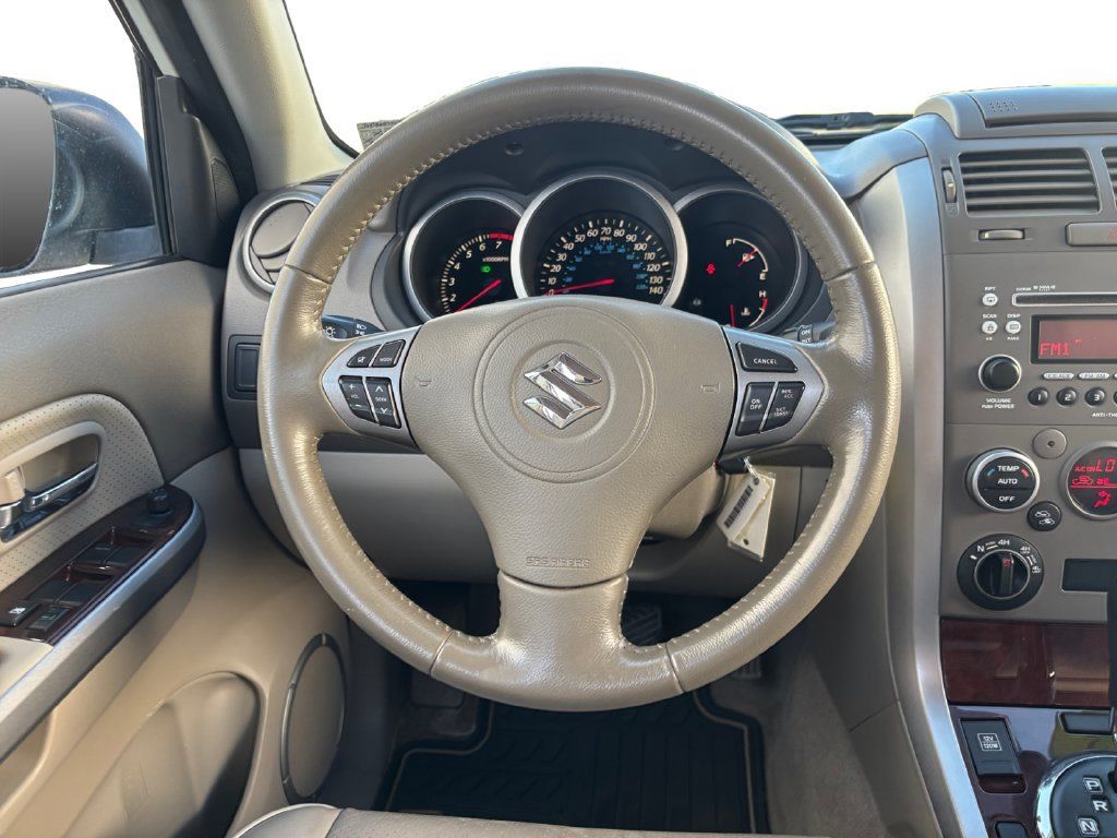 Used 2012 Suzuki Grand Vitara Limited AWD/4WD image 12
