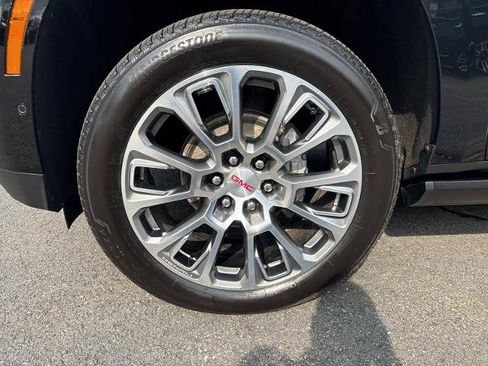 Used 2025 GMC Yukon XL Denali w/ Sun & Power Step Package AWD/4WD image 14