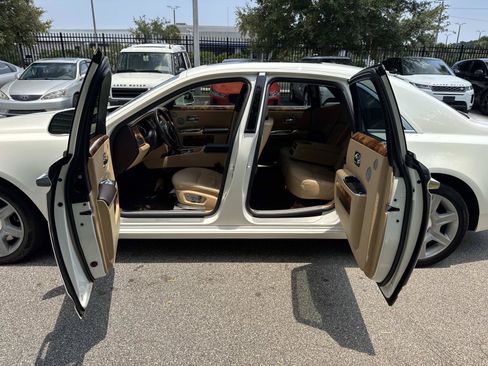 Used 2012 Rolls-Royce Ghost RWD image 18