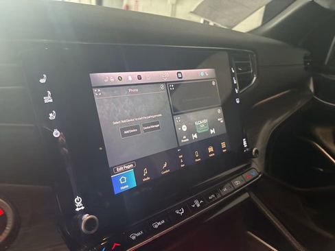 Used 2023 Jeep Wagoneer L Series II image 37