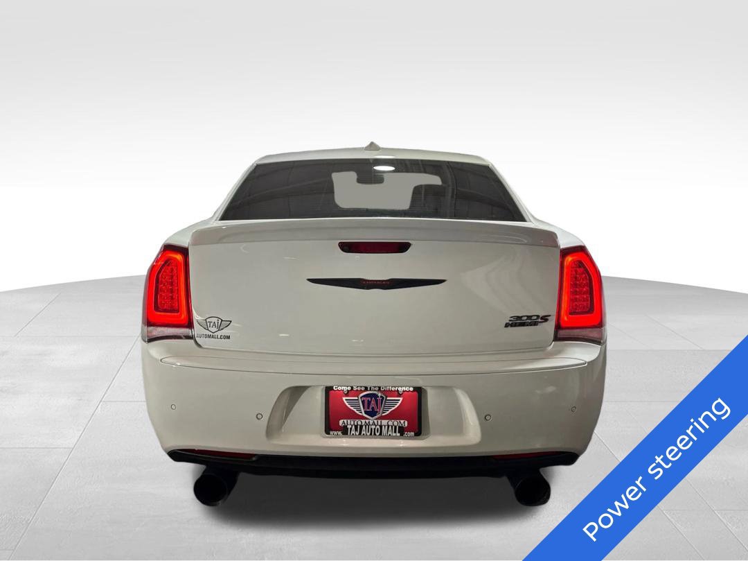Used 2022 Chrysler 300 S w/ Comfort Group RWD image 6