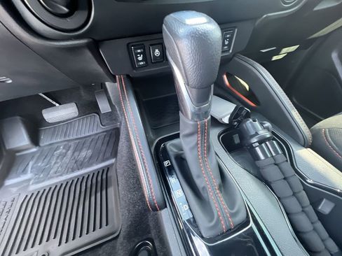 Used 2023 Nissan Frontier PRO-4X w/ Pro Convenience Package image 16