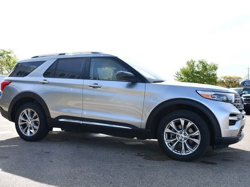 Used 2024 Ford Explorer Limited AWD/4WD image 8