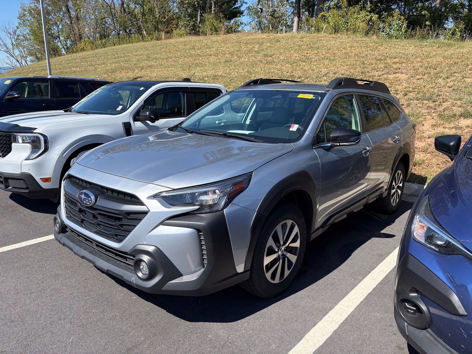 Certified 2025 Subaru Outback Premium w/ Popular Package #1 AWD/4WD image 3