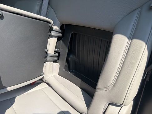 New 2026 GMC Sierra 1500 SLT image 34