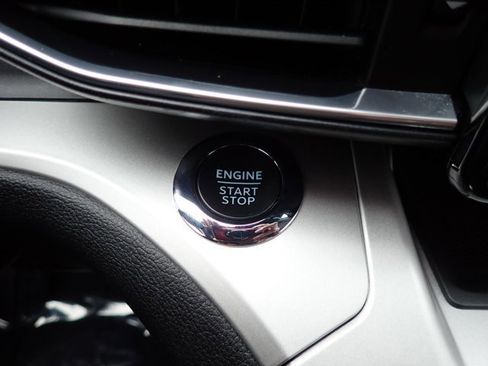 Used 2022 Ford Explorer XLT w/ Equipment Group 202A image 25