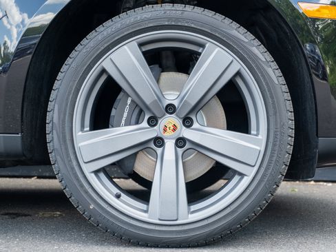 Certified 2025 Porsche Macan image 15