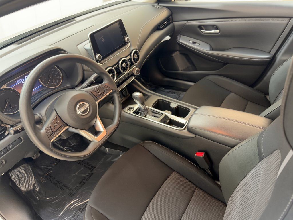 Used 2025 Nissan Sentra SV FWD image 4