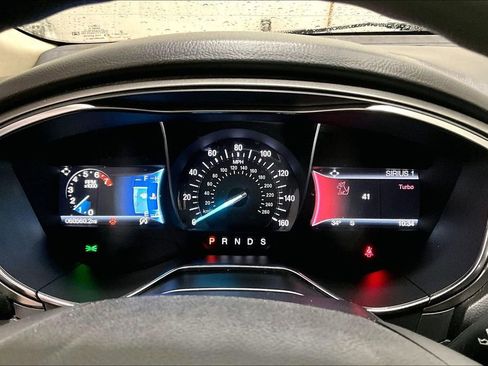 Used 2017 Ford Fusion SE w/ Fusion SE Technology Package image 13