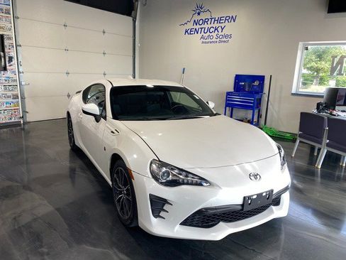 Used 2017 Toyota 86 RWD image 1