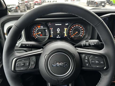 Used 2025 Jeep Wrangler Sport S image 20