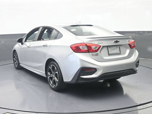 Used 2019 Chevrolet Cruze LT w/ RS Package FWD image 4