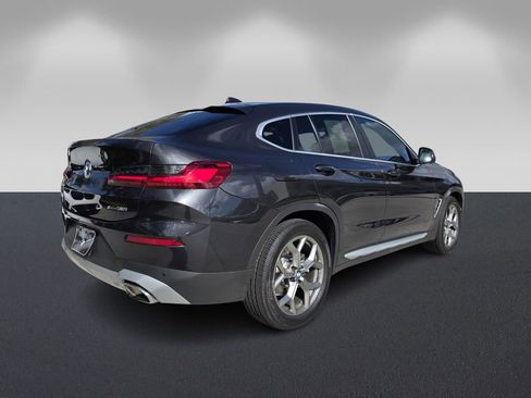 Certified 2022 BMW X4 xDrive30i image 4