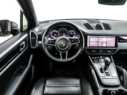 Used 2021 Porsche Cayenne S image 5