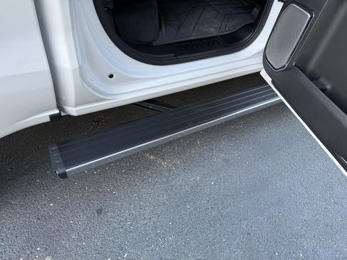 Used 2024 Chevrolet Silverado 1500 High Country w/ Technology Package image 19