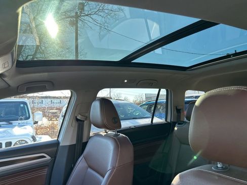 Used 2021 Volkswagen Atlas SE w/ Panoramic Sunroof Package image 26