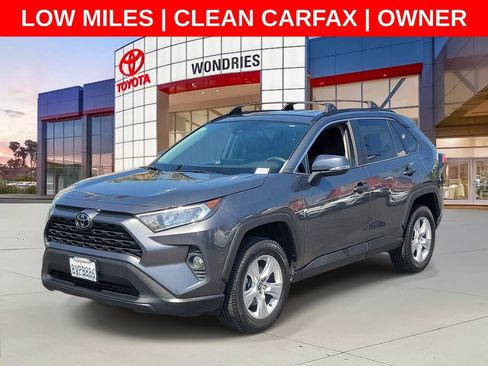 Used 2021 Toyota RAV4 XLE w/ Carpet Mat Package (TMS) FWD image 2