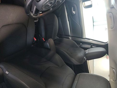 Used 2019 Jeep Renegade Altitude w/ Quick Order Package 2XM FWD image 28