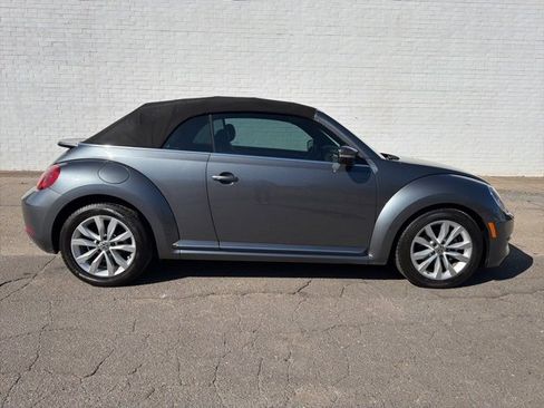 Used 2015 Volkswagen Beetle TDI image 2