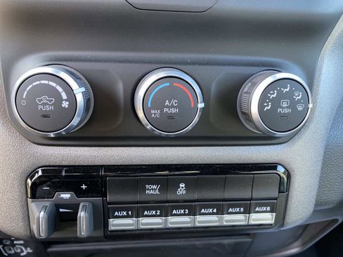 Used 2023 RAM 2500 Tradesman w/ Chrome Appearance Group image 12