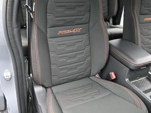 Used 2025 Nissan Frontier PRO-4X image 18