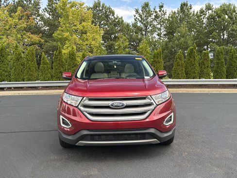 Used 2018 Ford Edge Titanium w/ Technology Package FWD image 10