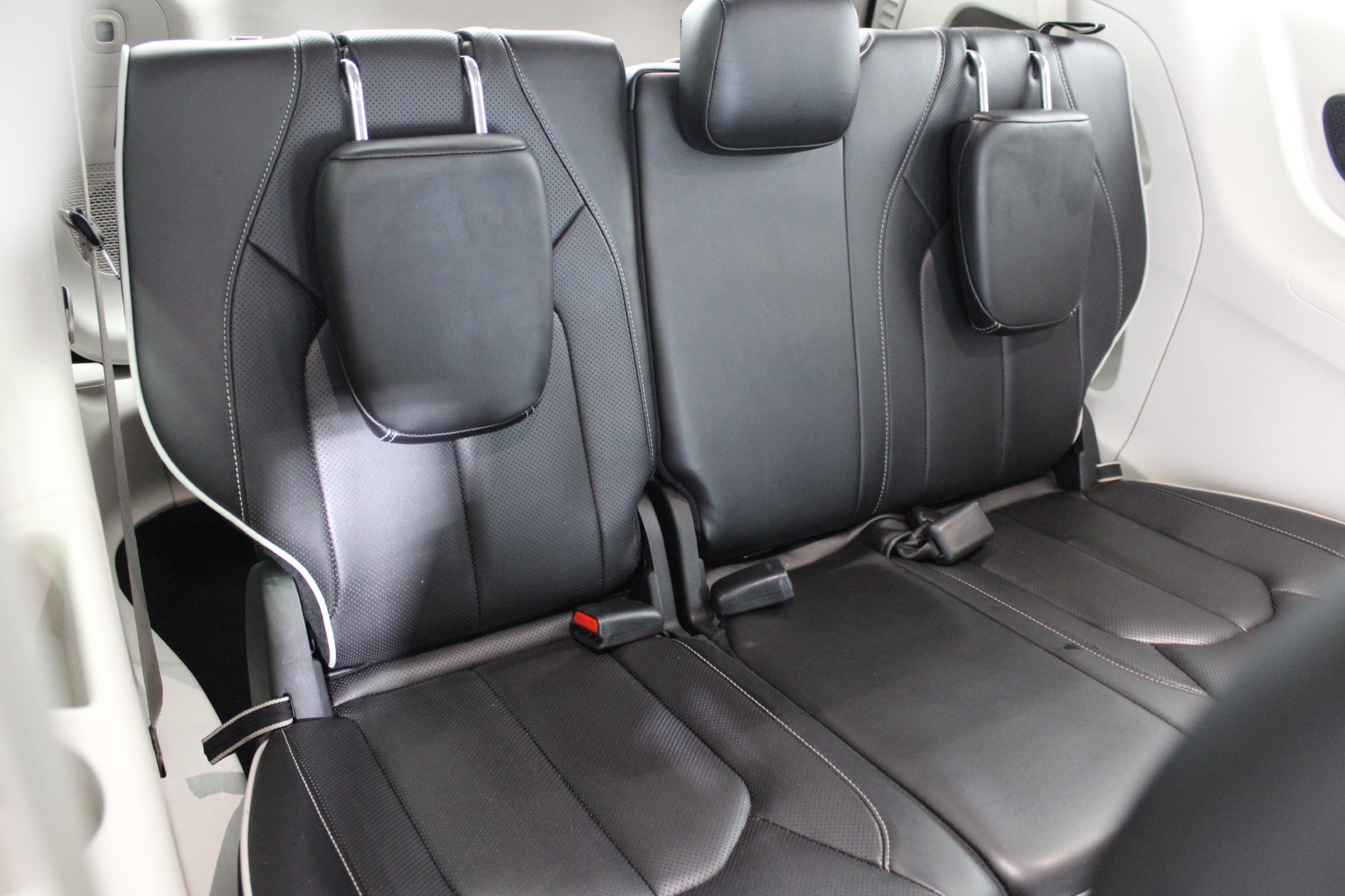 Used 2023 Chrysler Pacifica Limited FWD image 22