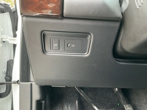 Used 2021 Land Rover Range Rover P525 Westminster Edition LWB image 21