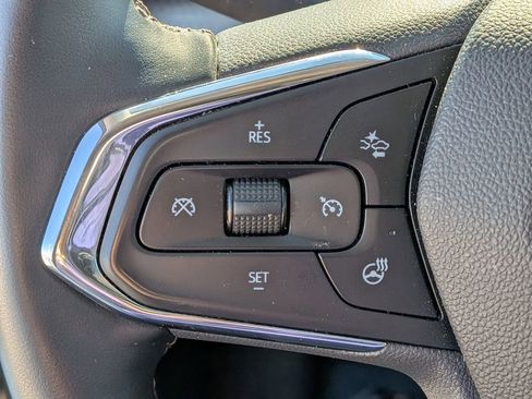 Used 2025 Chevrolet Trax LT w/ LT Convenience Package FWD image 15