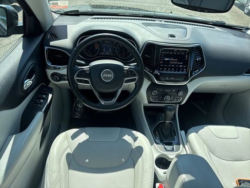 Used 2020 Jeep Cherokee Limited image 23