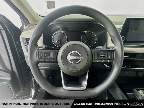 Used 2023 Nissan Rogue SV AWD/4WD image 11