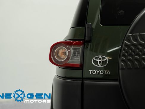 Used 2014 Toyota FJ Cruiser 4WD image 45