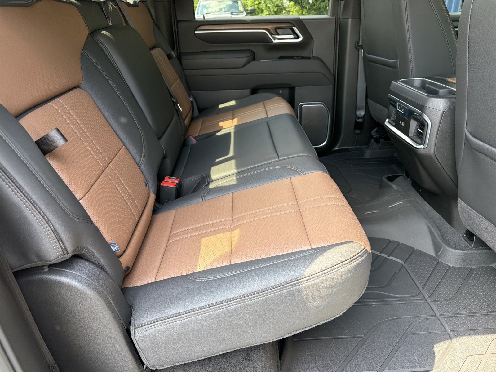 Used 2026 Chevrolet Silverado 3500 High Country w/ Technology Package AWD/4WD image 15