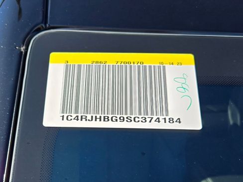 New 2025 Jeep Grand Cherokee Limited image 33