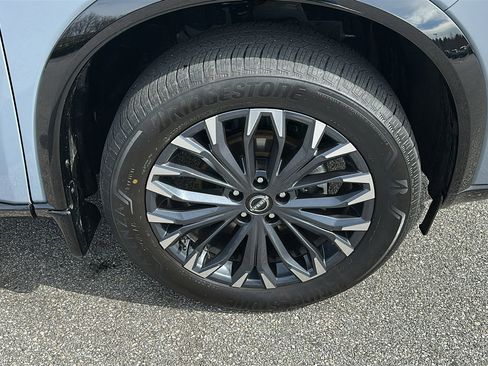 Certified 2025 Nissan Rogue Platinum image 8