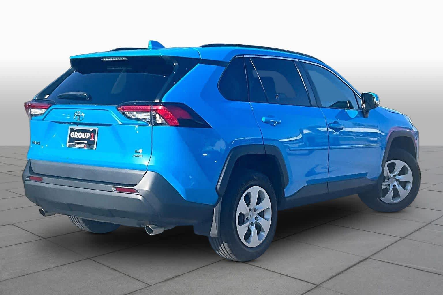 Used 2020 Toyota RAV4 LE w/ Carpet Mat Package AWD/4WD image 13
